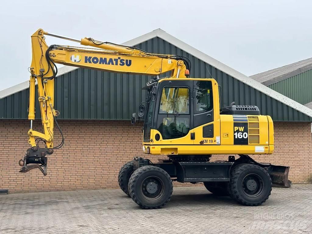Komatsu PW160-8 Lastik tekerli ekskavatörler