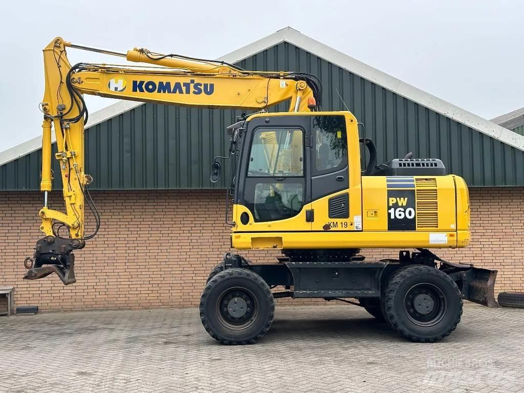 Komatsu PW160-8 Lastik tekerli ekskavatörler