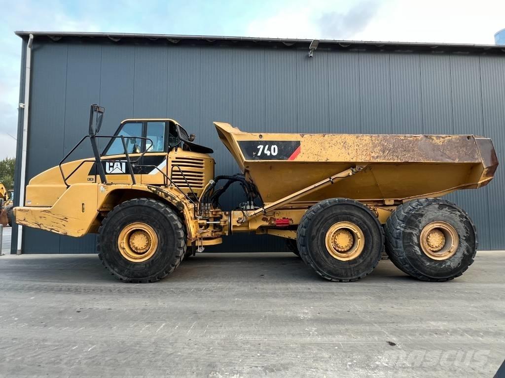 CAT 740 Belden kirma kaya kamyonu