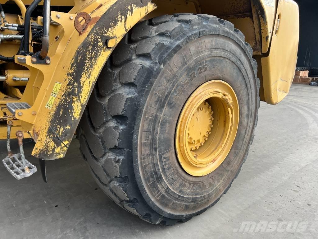 CAT 740 Belden kirma kaya kamyonu