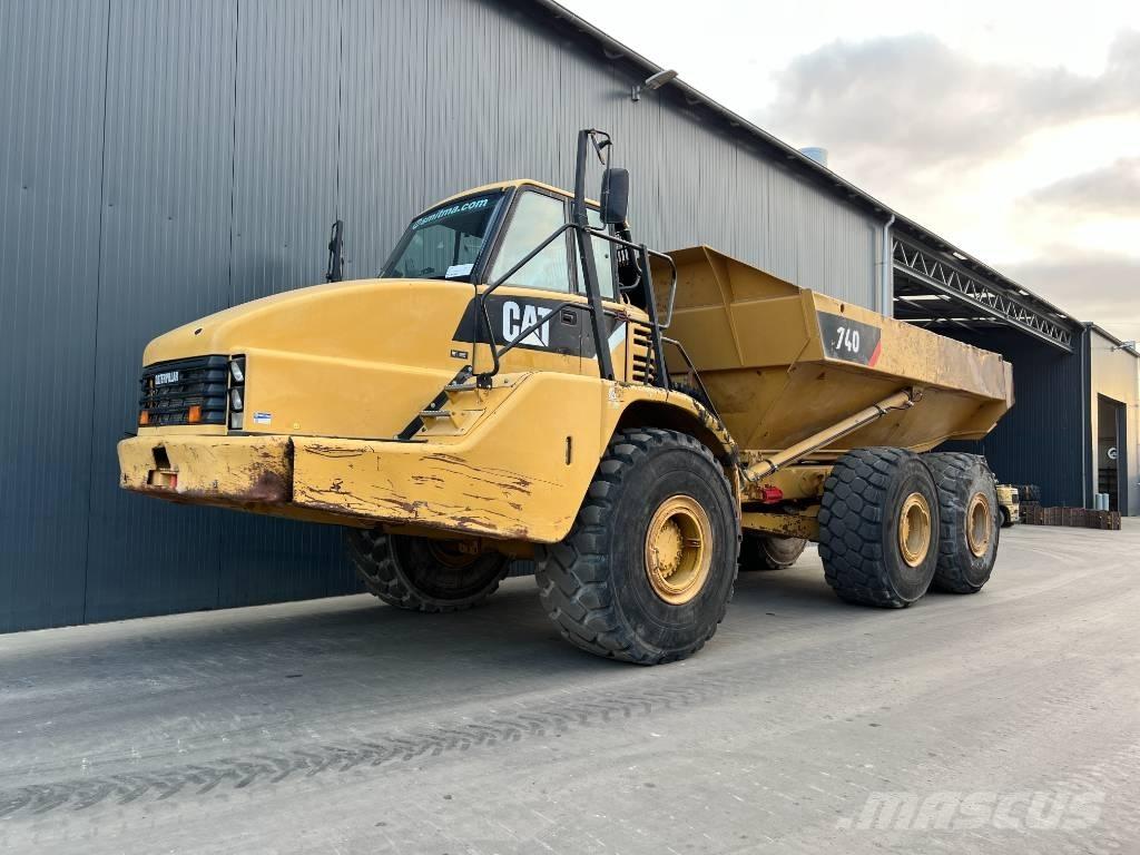 CAT 740 Belden kirma kaya kamyonu