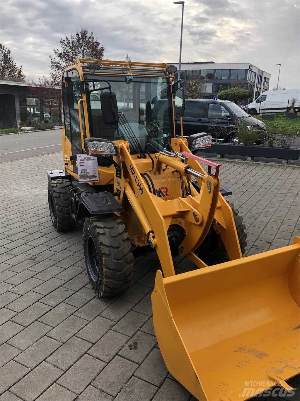  MP-l300 ( Machpro ) Tekerlekli yükleyiciler