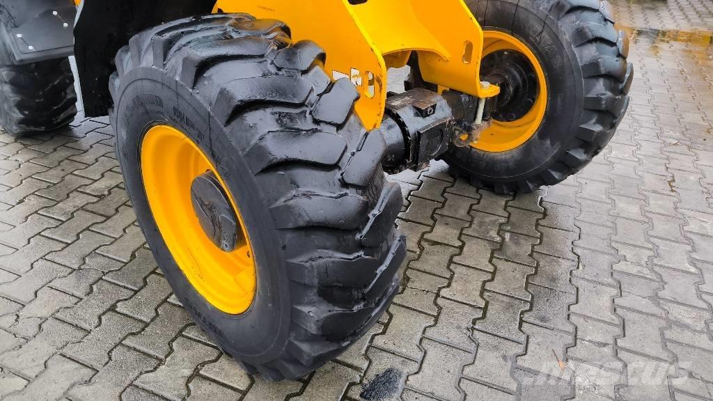 JCB 406 Tekerlekli yükleyiciler