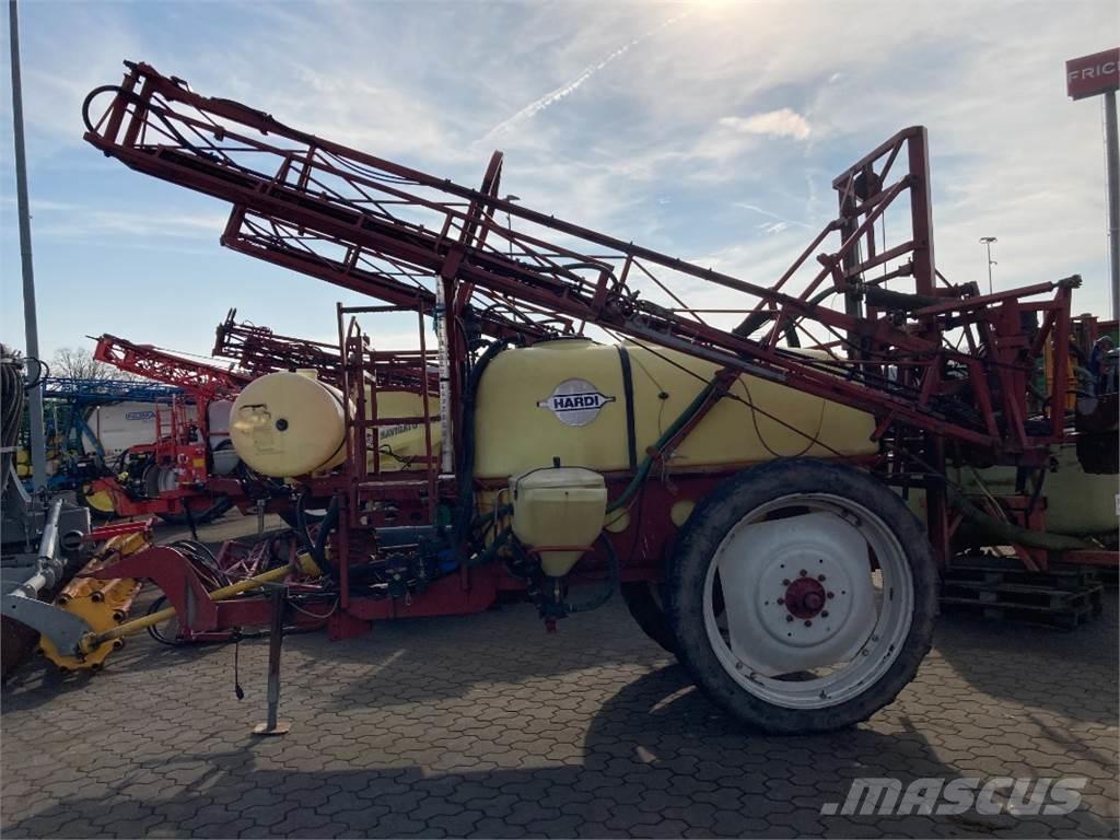 Hardi TZY 2400 Çekilir pülverizatörler