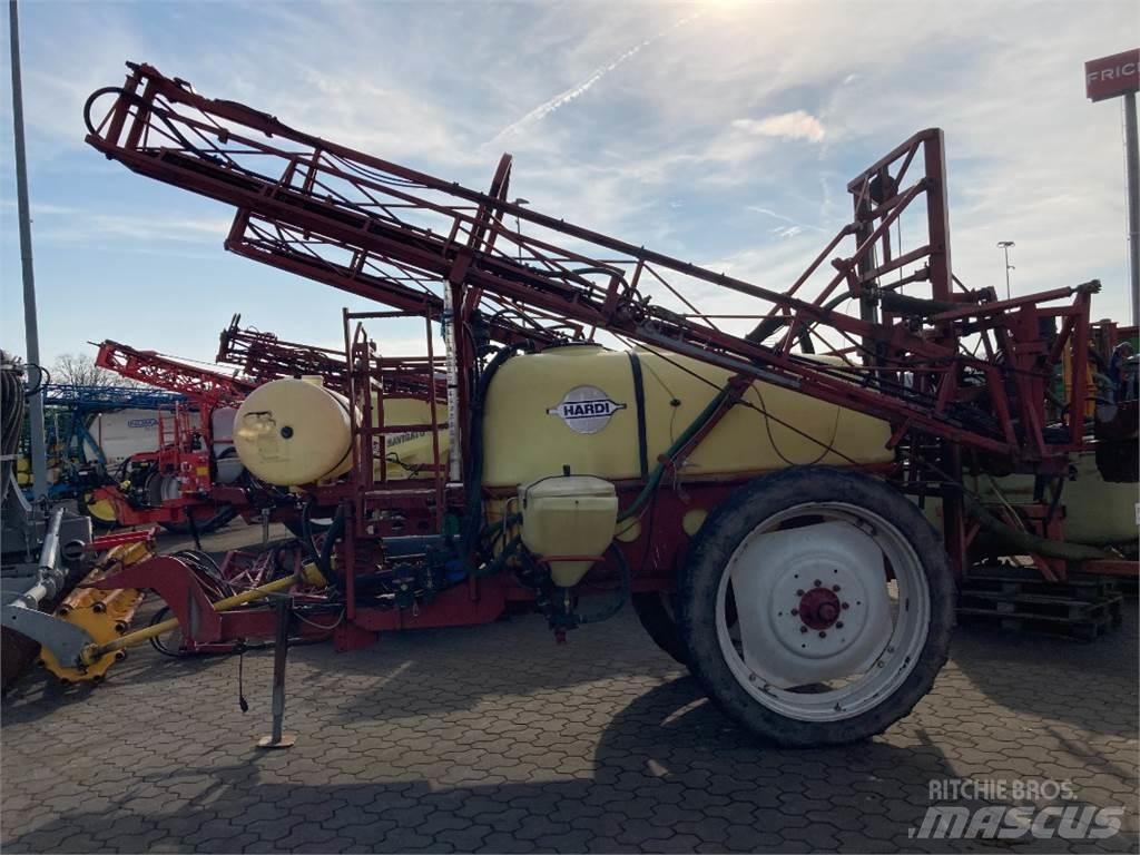 Hardi TZY 2400 Çekilir pülverizatörler