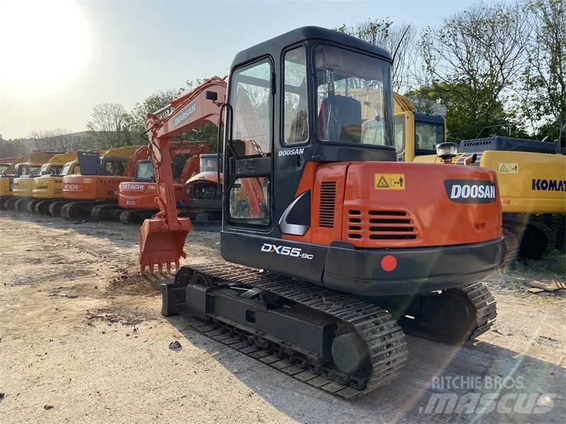 Doosan DX 55 Lastik tekerli ekskavatörler