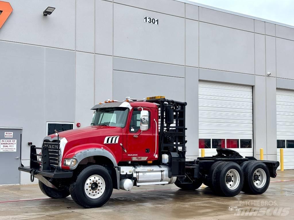 Mack Granite Kurtaricilar