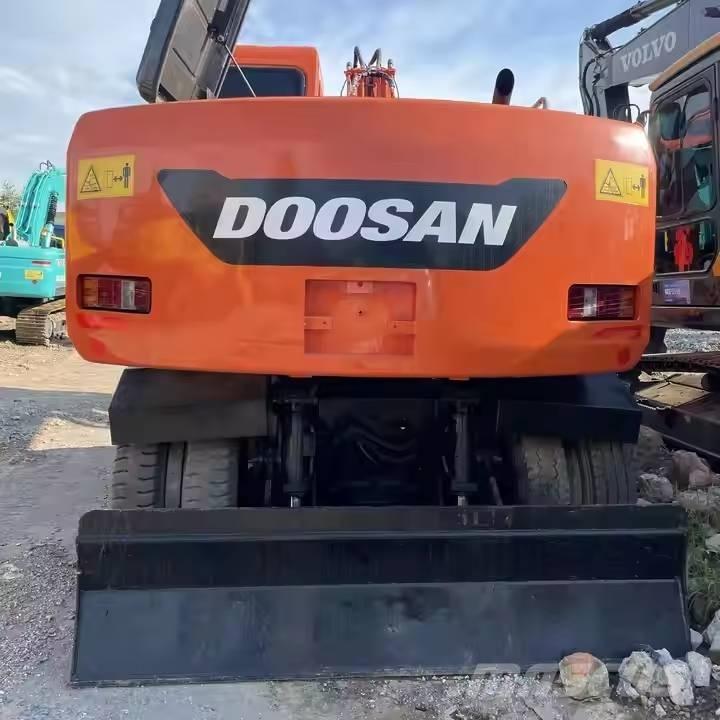 Doosan DX150W-9C Lastik tekerli ekskavatörler