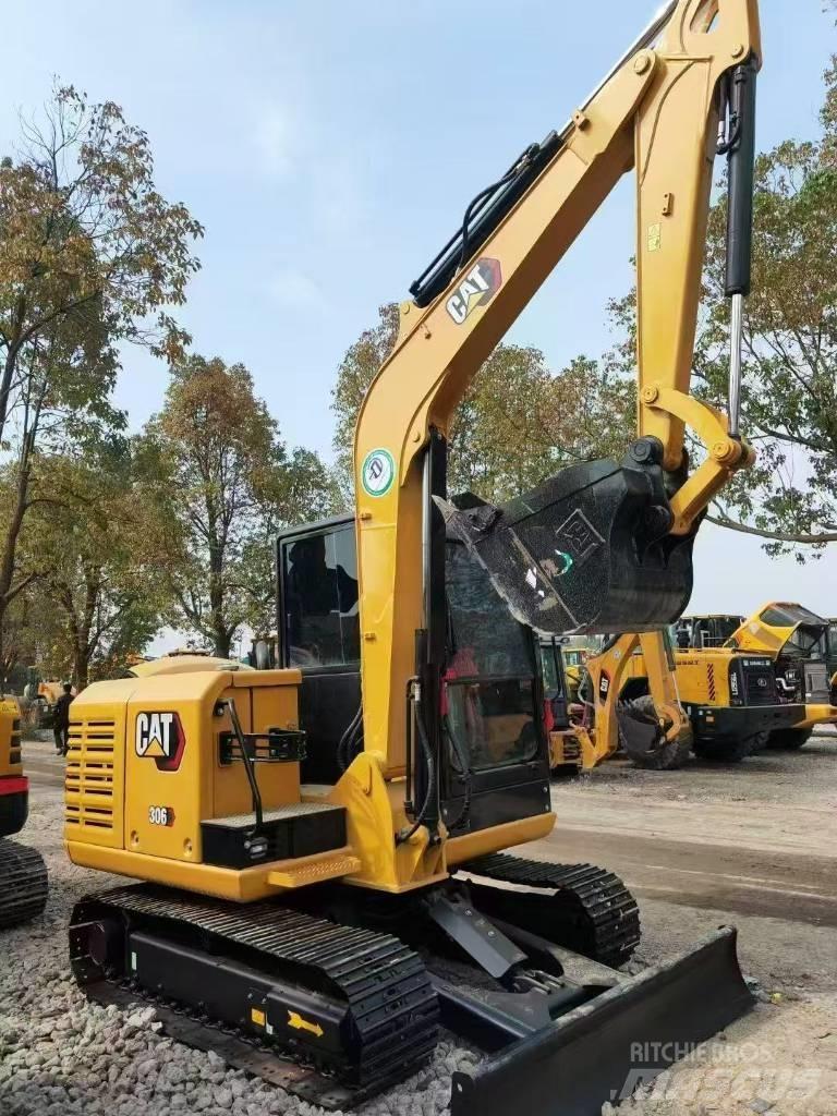CAT 306E Paletli ekskavatörler