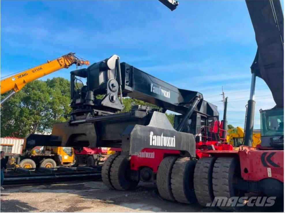 Fantuzzi CS 45 KM Konteyner istifleyiciler - reach stacker