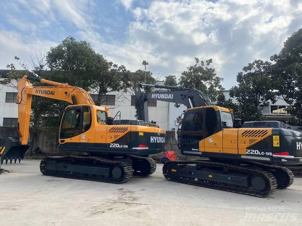 Hyundai R220LC-9S Lastik tekerli ekskavatörler
