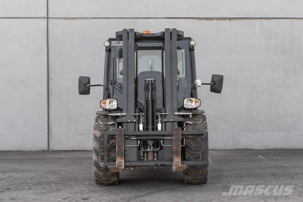 Manitou MC 25-4 Dizel forkliftler