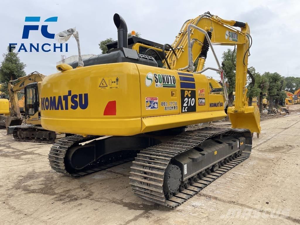 Komatsu PC210 Paletli ekskavatörler