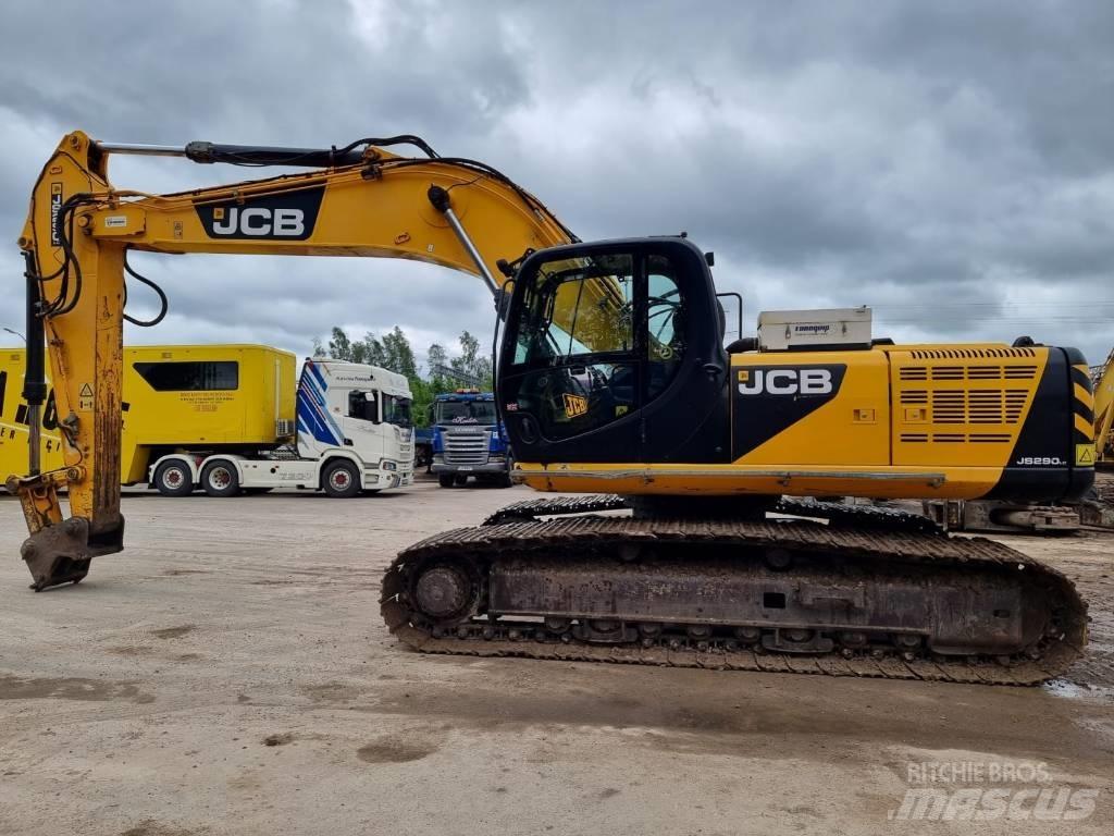 JCB JS 290 LC Paletli ekskavatörler