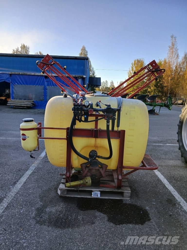 Hardi NK 850 / 12M Monte edilebilir pülverizatörler