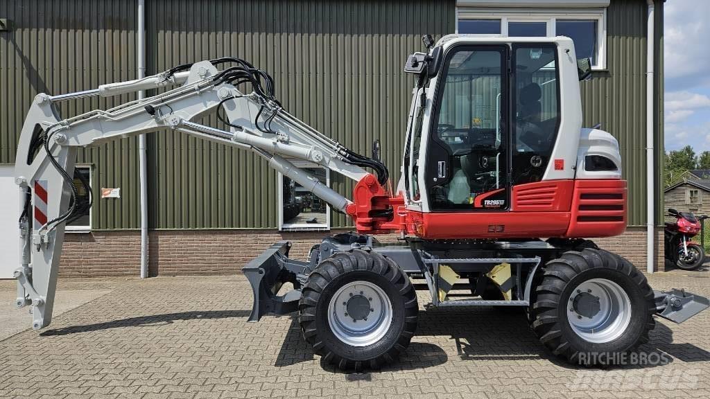Takeuchi TB295W Lastik tekerli ekskavatörler