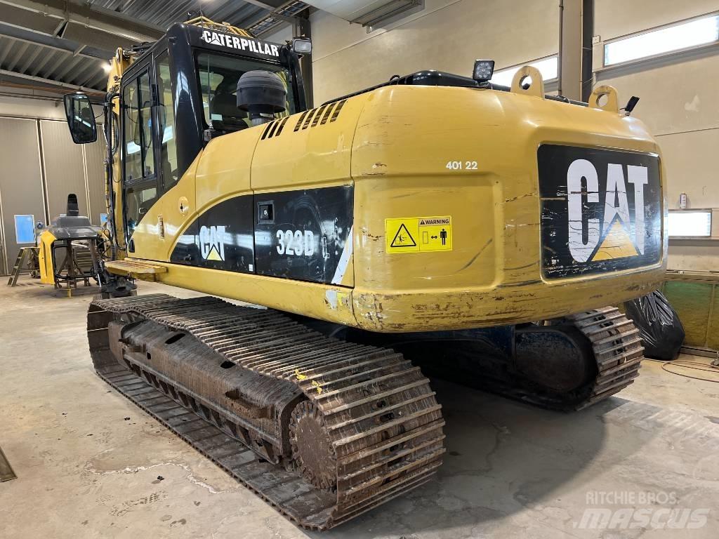 CAT 323 D L Paletli ekskavatörler