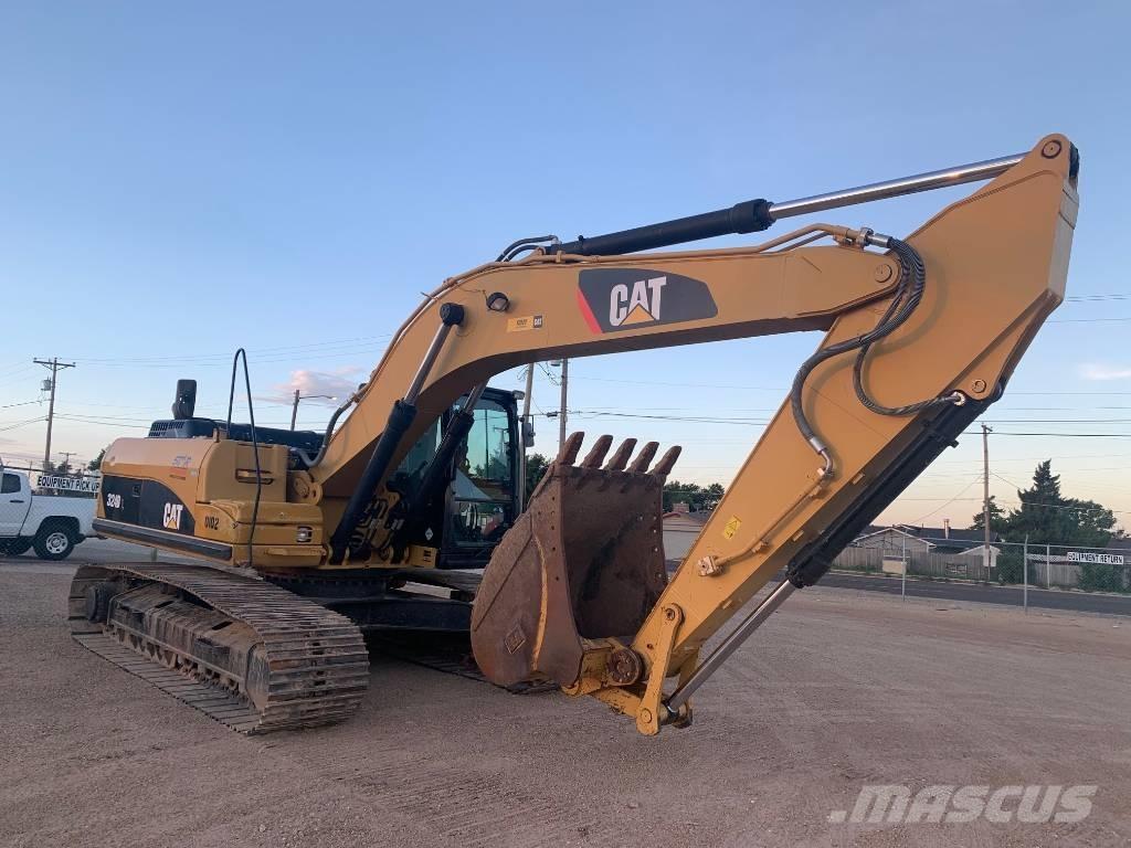 CAT 324 D L Paletli ekskavatörler