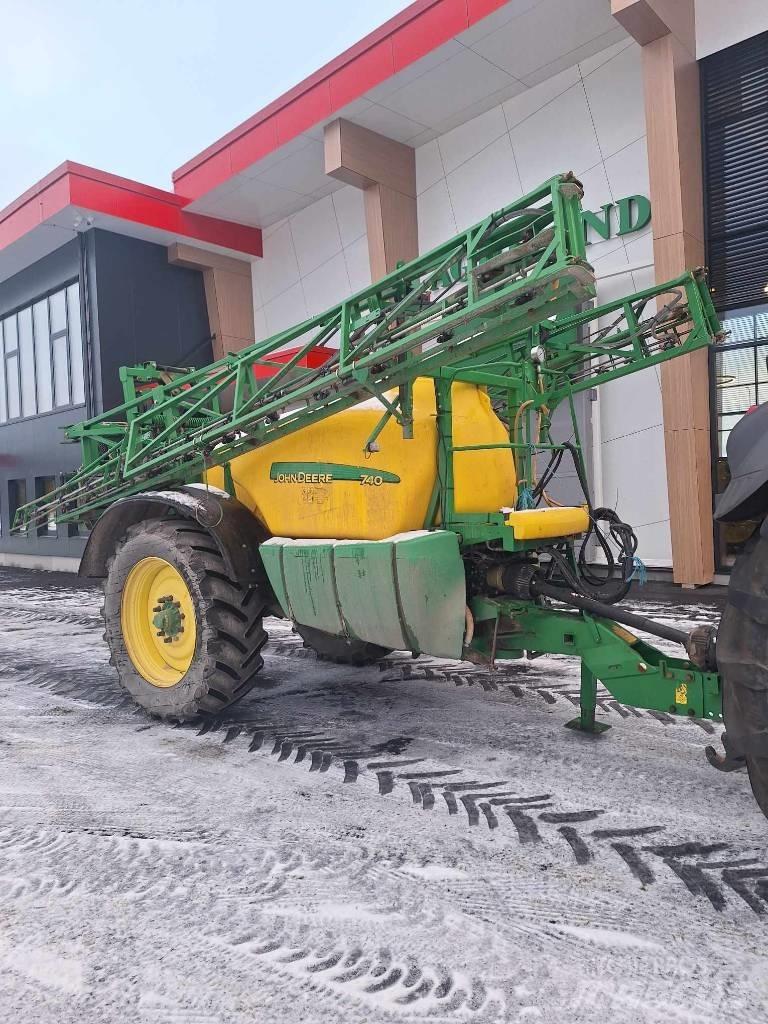John Deere 740 Çekilir pülverizatörler