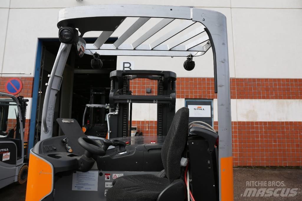 Still FMX17 Reach truck - depo içi istif araçları
