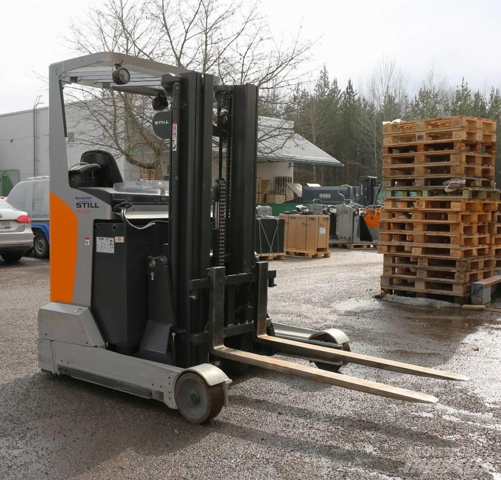 Still FMX17 Reach truck - depo içi istif araçları