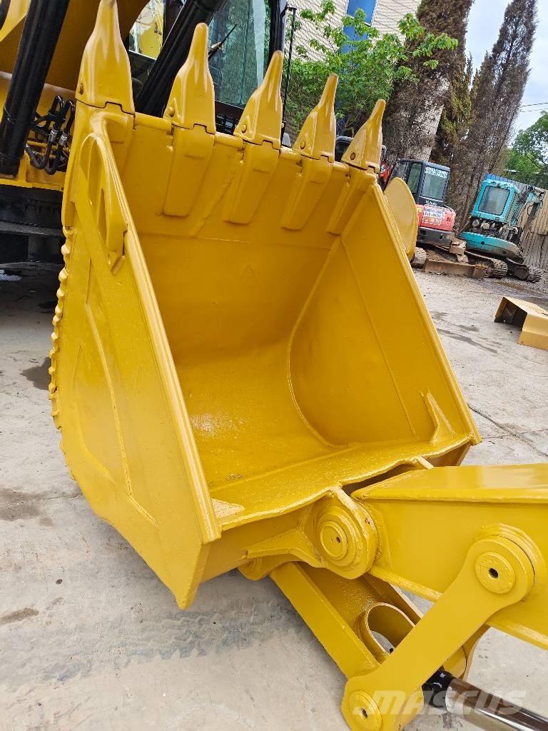 CAT 330D2L Paletli ekskavatörler