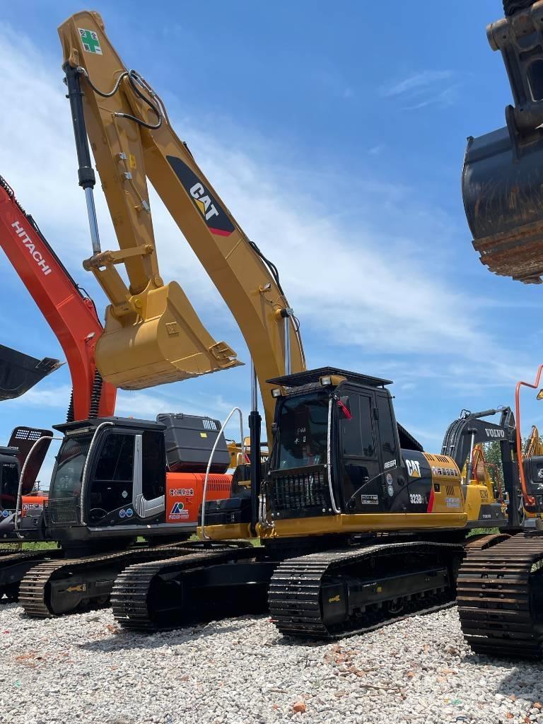 CAT 323D2 Paletli ekskavatörler
