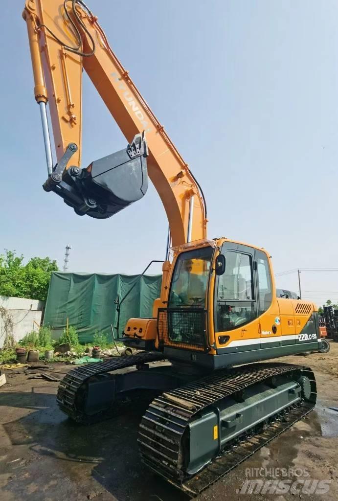 Hyundai R220LC-9 Paletli ekskavatörler