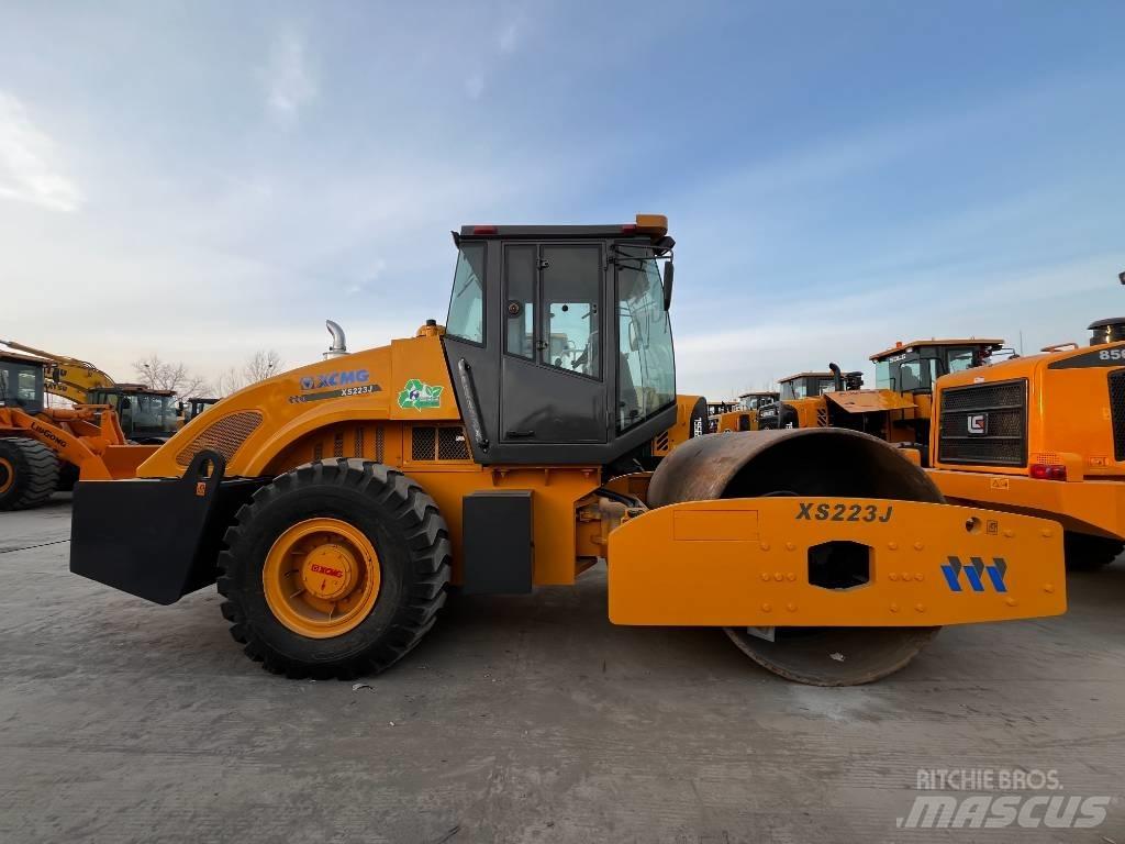 XCMG XS 223 J Tek tamburlu silindirler