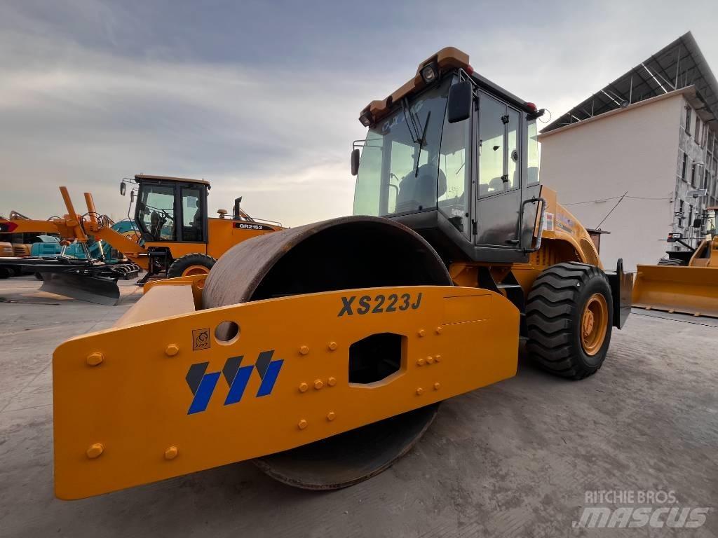 XCMG XS 223 J Tek tamburlu silindirler