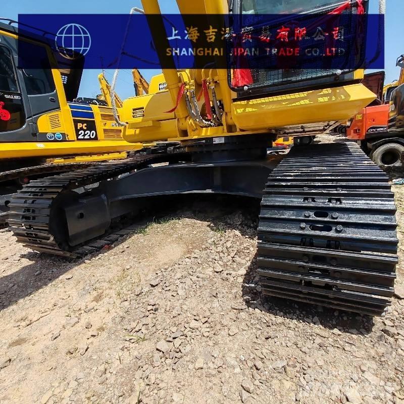 Komatsu PC 220 Paletli ekskavatörler