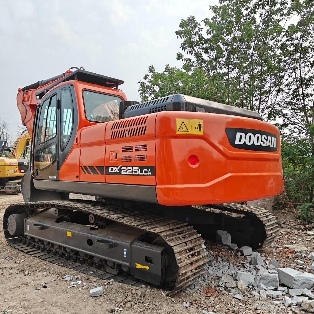 Doosan DX225-9C Paletli ekskavatörler