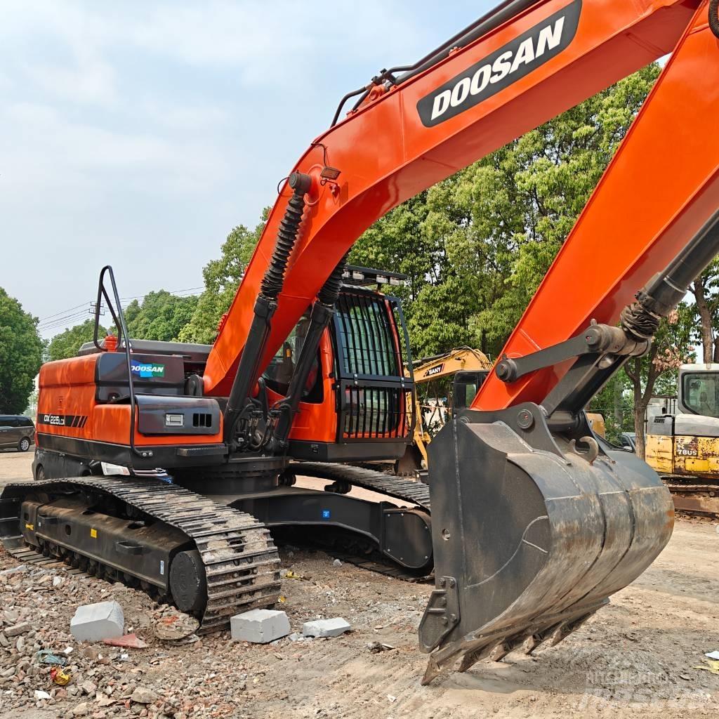Doosan DX225-9C Paletli ekskavatörler