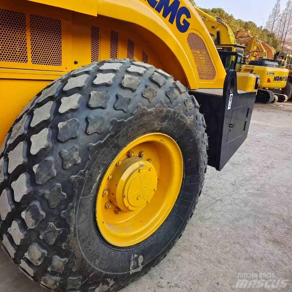 XCMG XS 142 J Tek tamburlu silindirler