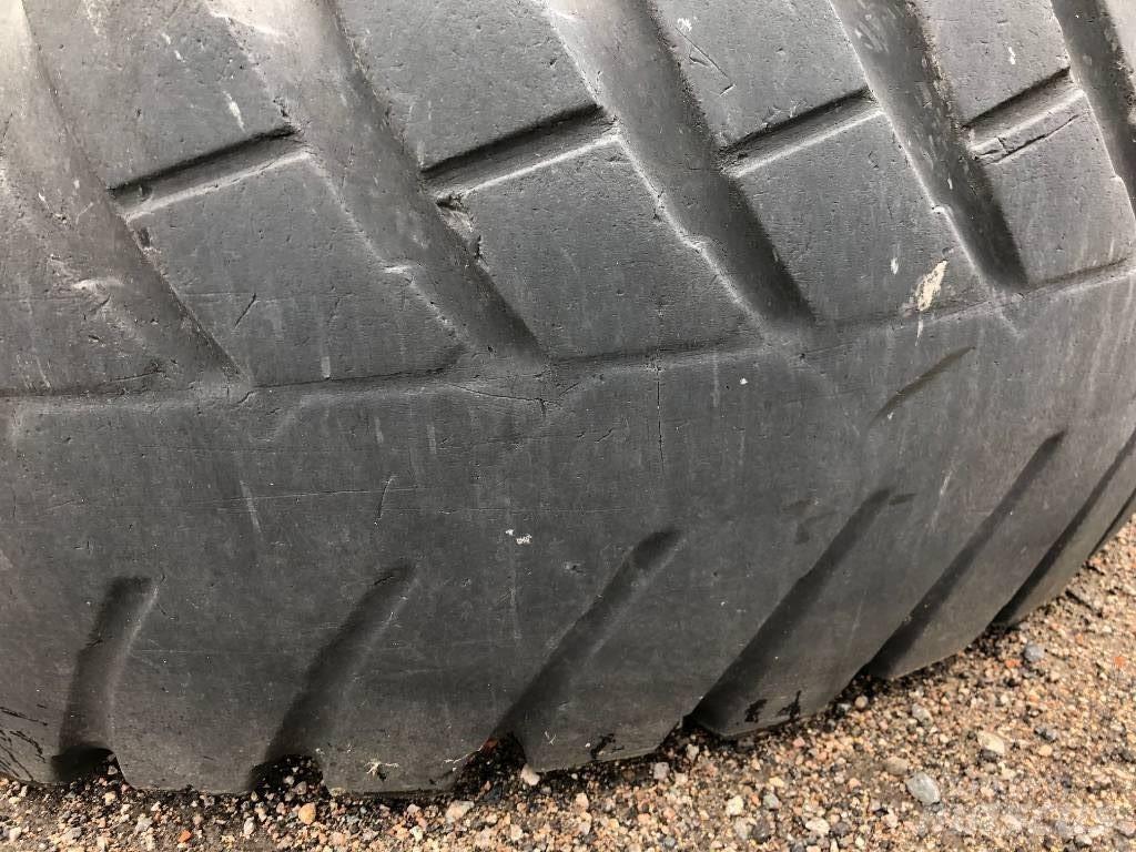 Nokian 400/80R28 Tekerlekler