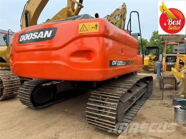 Doosan DX 225 LCA Paletli ekskavatörler
