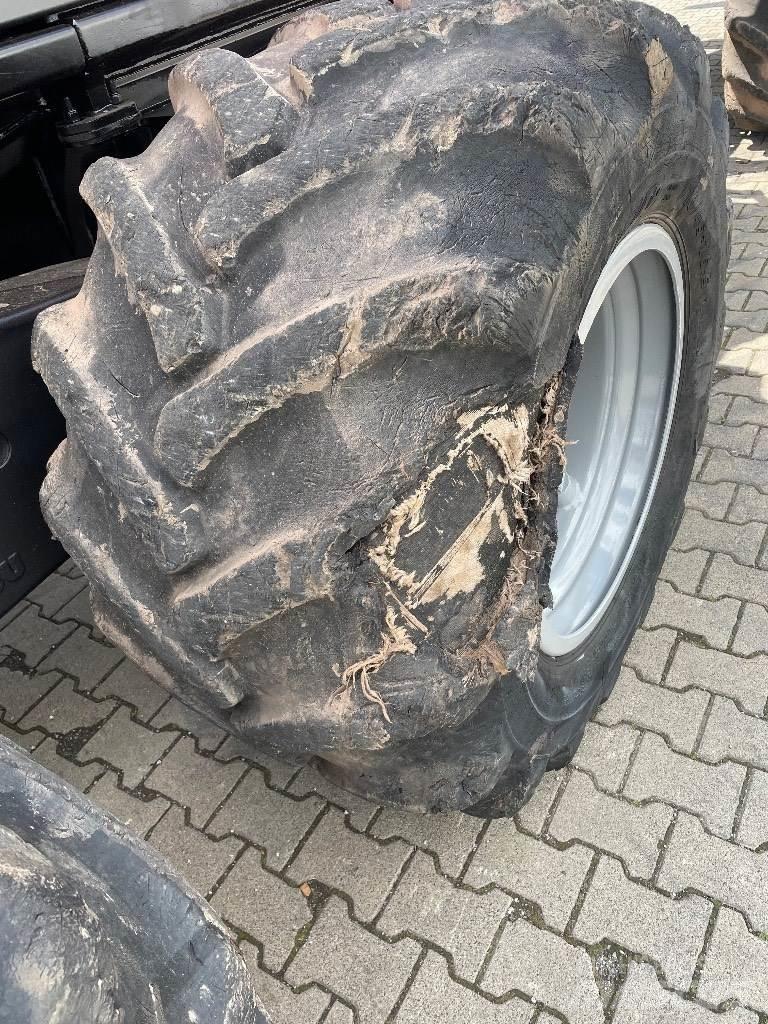 Komatsu 875 Tomruk yükleyici traktörler