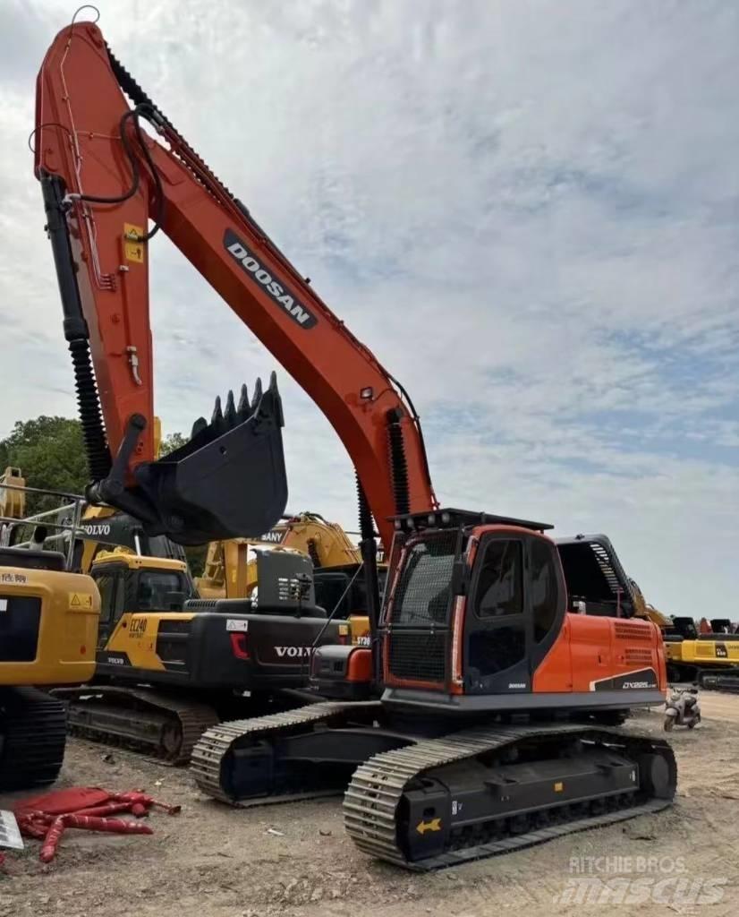 Doosan DX 225 Paletli ekskavatörler