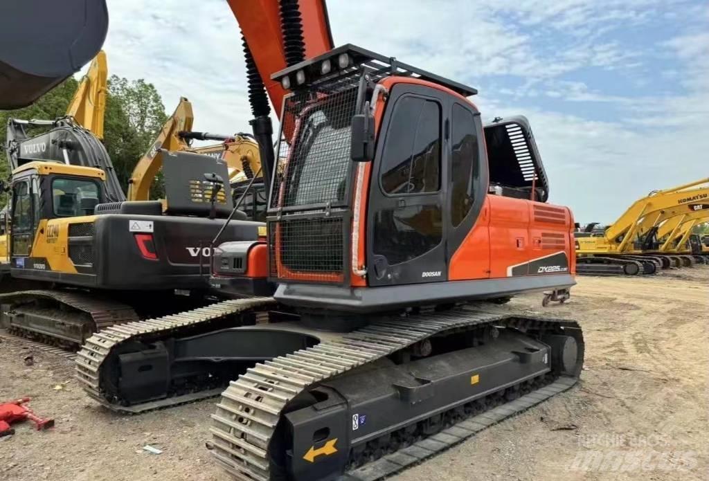 Doosan DX 225 Paletli ekskavatörler