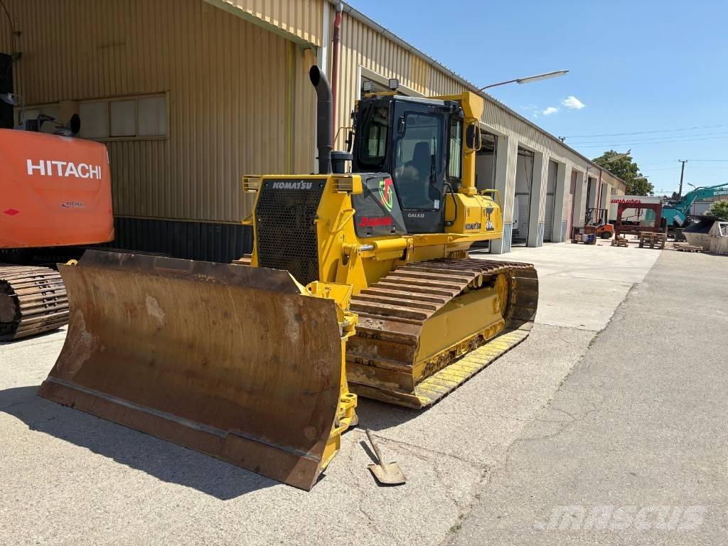 Komatsu 61 PX Paletli dozerler