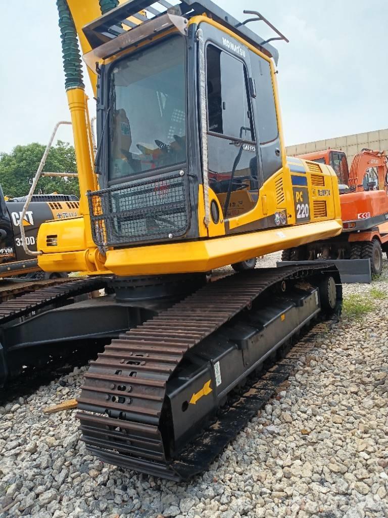 Komatsu PC 220-8 Paletli ekskavatörler