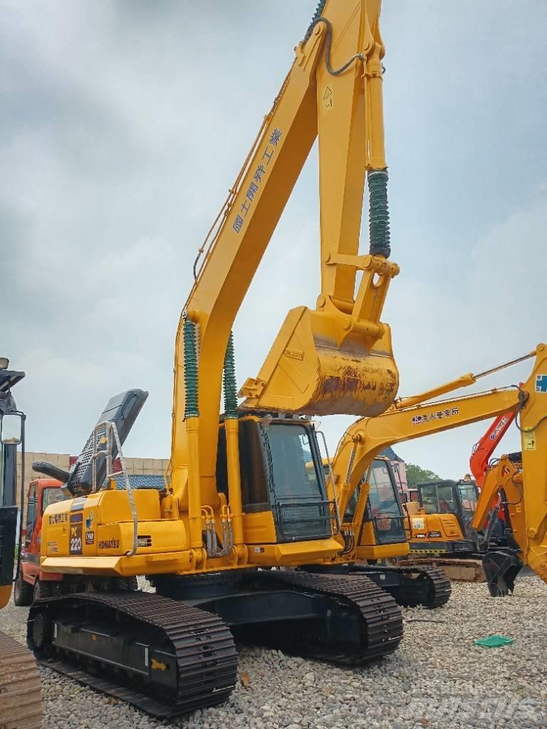 Komatsu PC 220-8 Paletli ekskavatörler