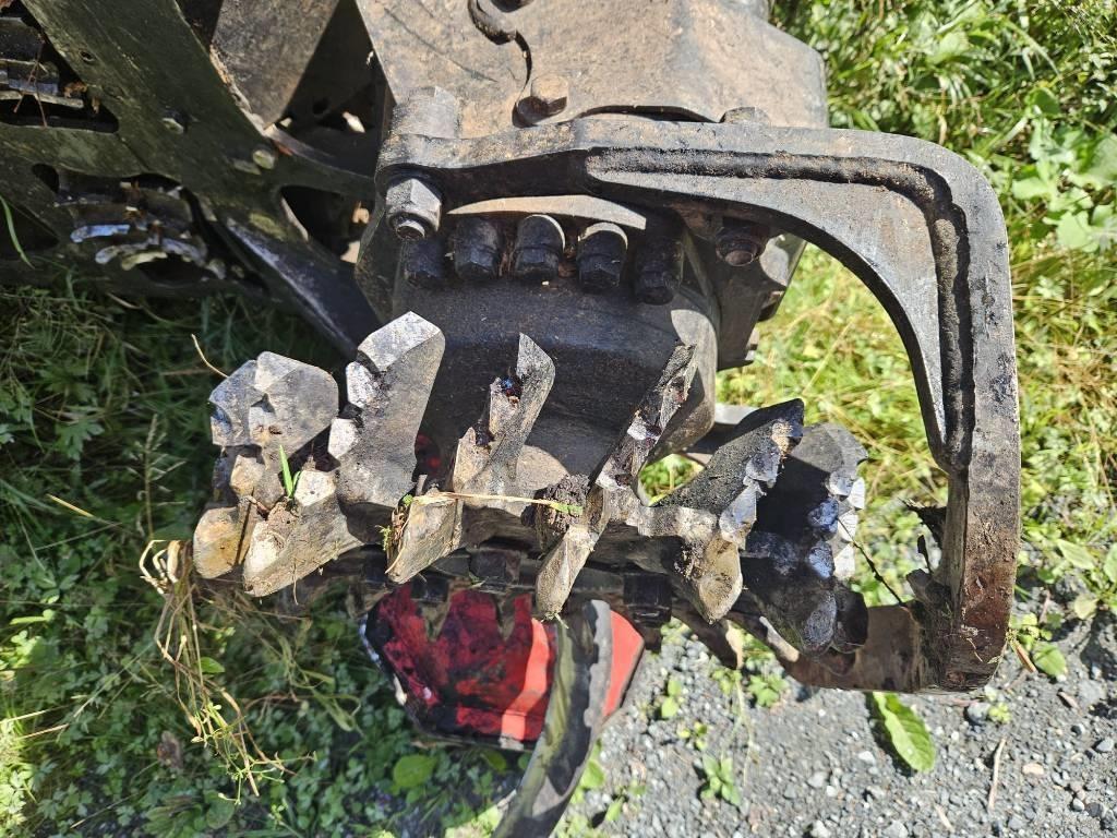 Komatsu 951 Biçerdöverler