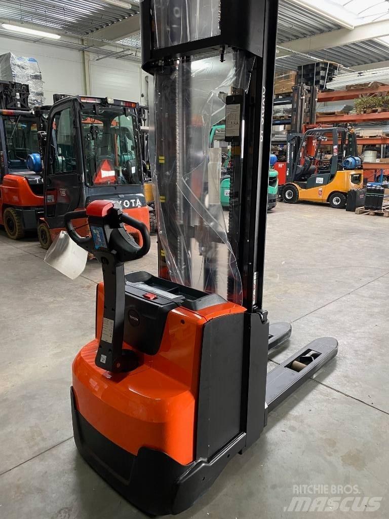 Toyota SWE120L (nowy) Elektrikli forkliftler
