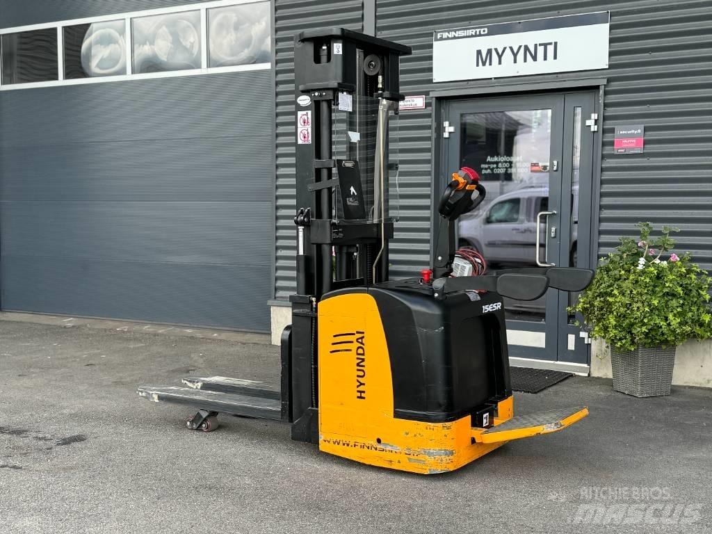Hyundai 15ESR Akülü depo ekipmanları