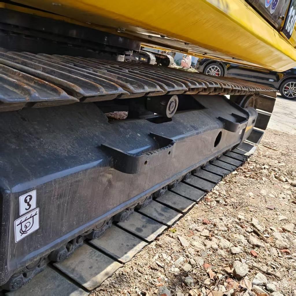 Komatsu PC 130 Paletli ekskavatörler