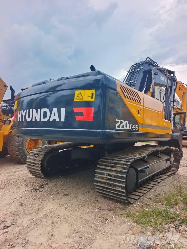 Hyundai 220LC-9S Paletli ekskavatörler