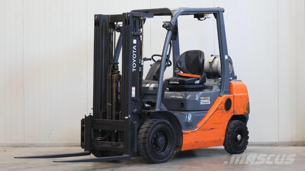 Toyota 02-8 FGF 25 LPG'li forkliftler