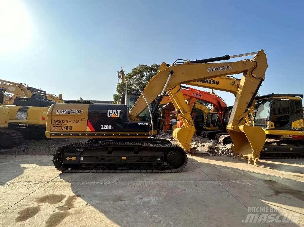CAT 320D2 Paletli ekskavatörler