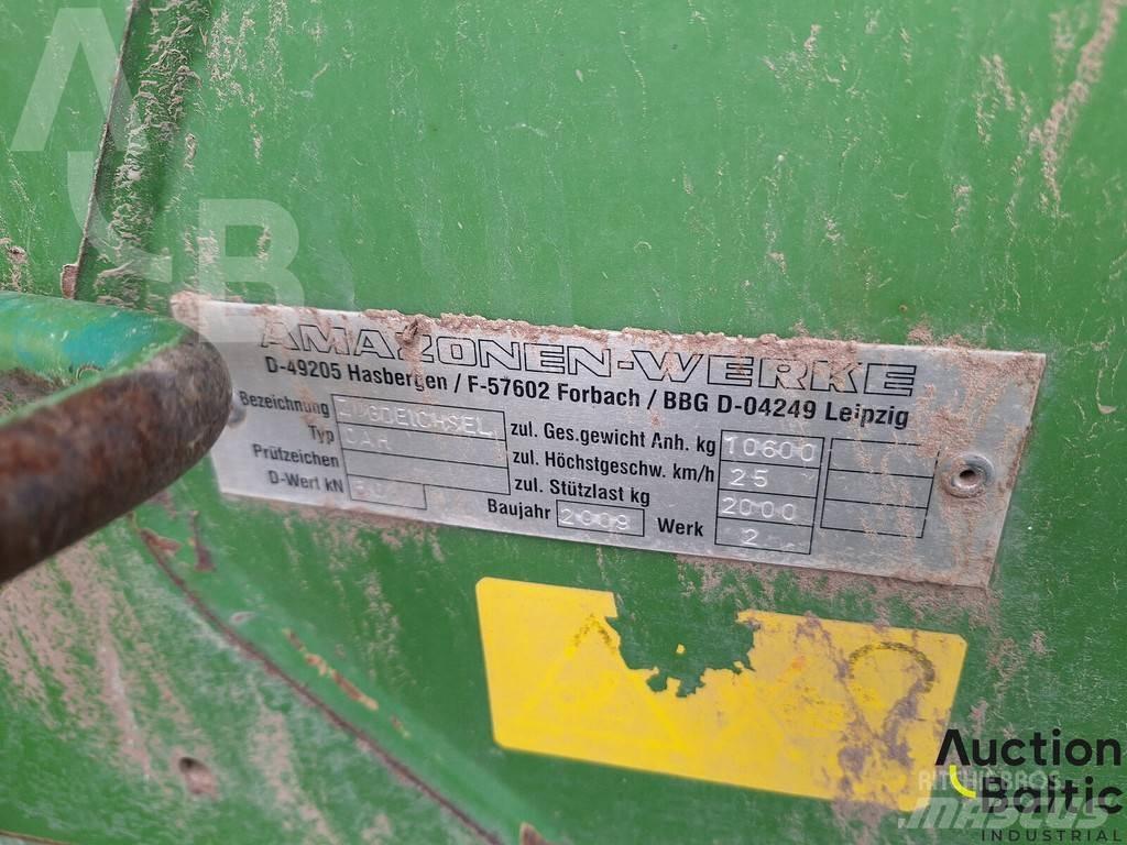 Amazone UX 5200 Çekilir pülverizatörler